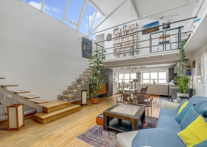 Paris Super Loft Overtop